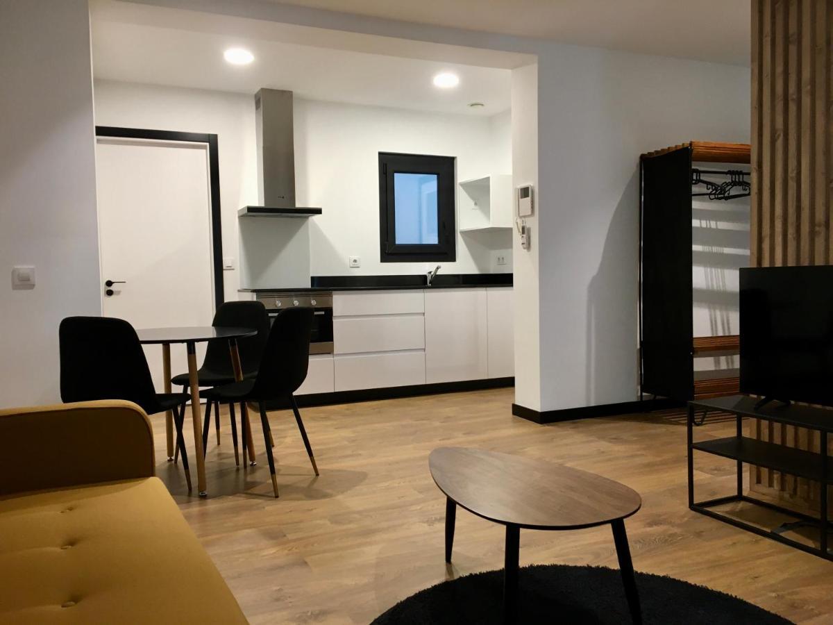 Loft De Diseno Con Balcon Apartment Figueres  Bagian luar foto