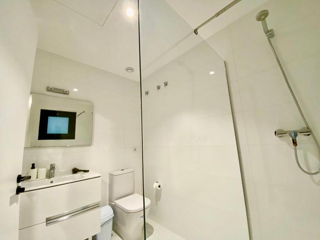 Loft De Diseno Con Balcon Apartment Figueres  Bagian luar foto